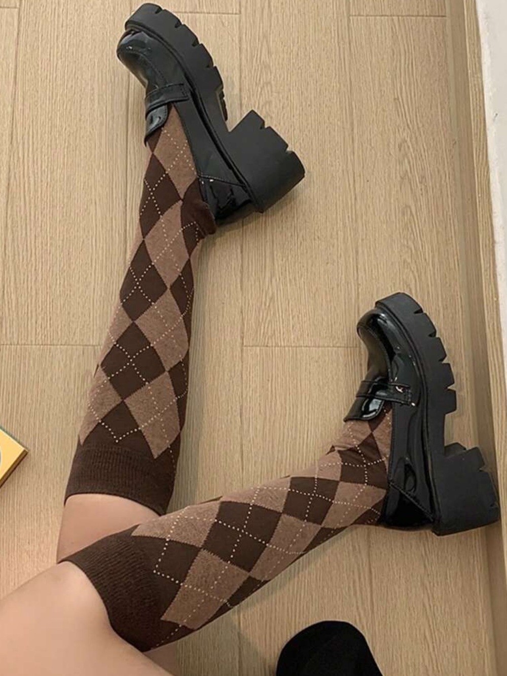 1 Pairs Women Rhombus Plaid Knitted Socks, Leg Slimming Retro Collegiate